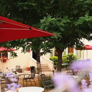 Du Chateau Hotel
